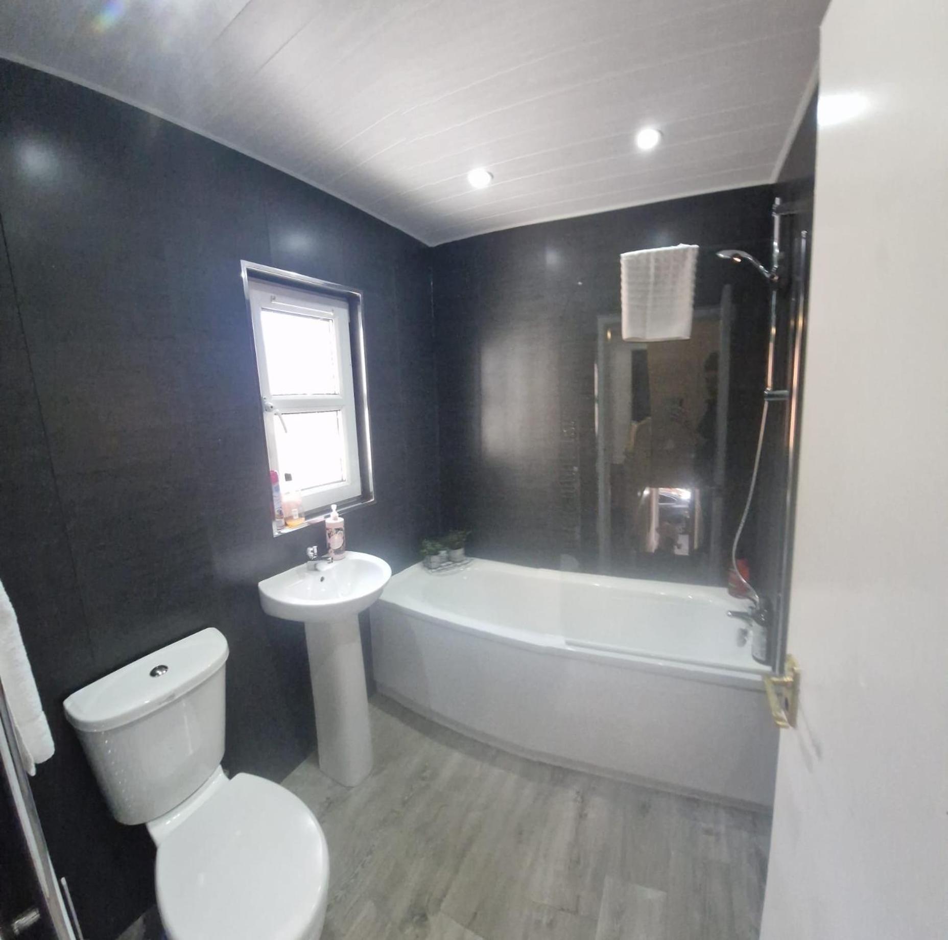 Вилла 4Br House Popular Ravenhill Road Белфаст Экстерьер фото